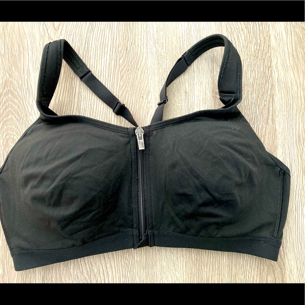 Victoria’s Secret Sports Bra (36C)